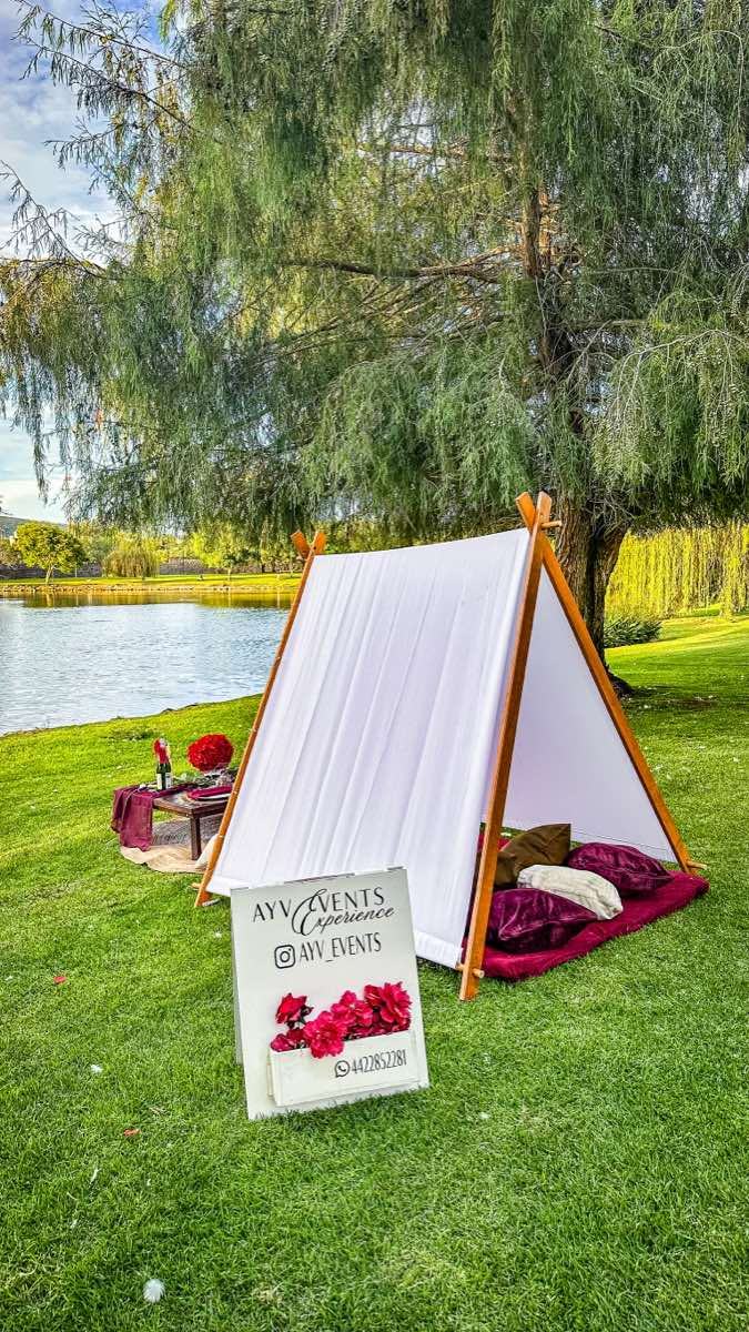 Romantic Date: picnic romántico con teepee iluminado para fechas especiales en Querétaro — AYV Proposals